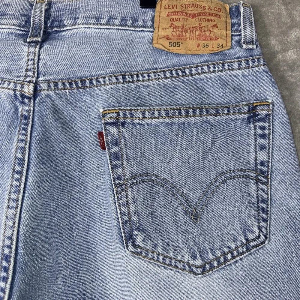 Vintage Levi's 505 Jeans Mens 35x33 Regular Fit Straight Leg 2000s Batwing‎ Y2K